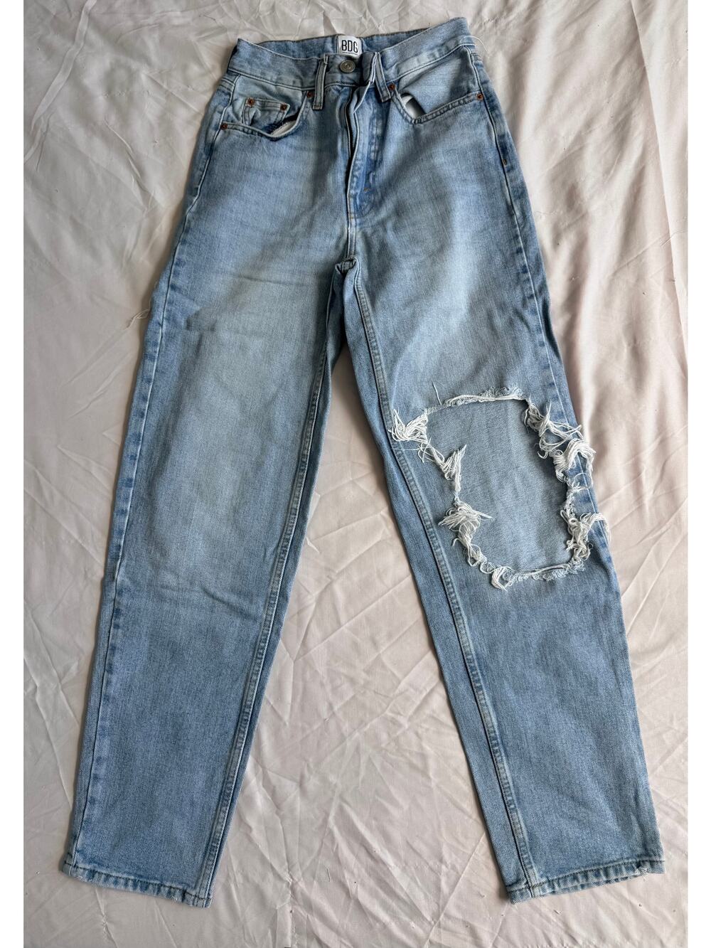 BDG Urban Outfitters High-Rise Baggy Jeans 24